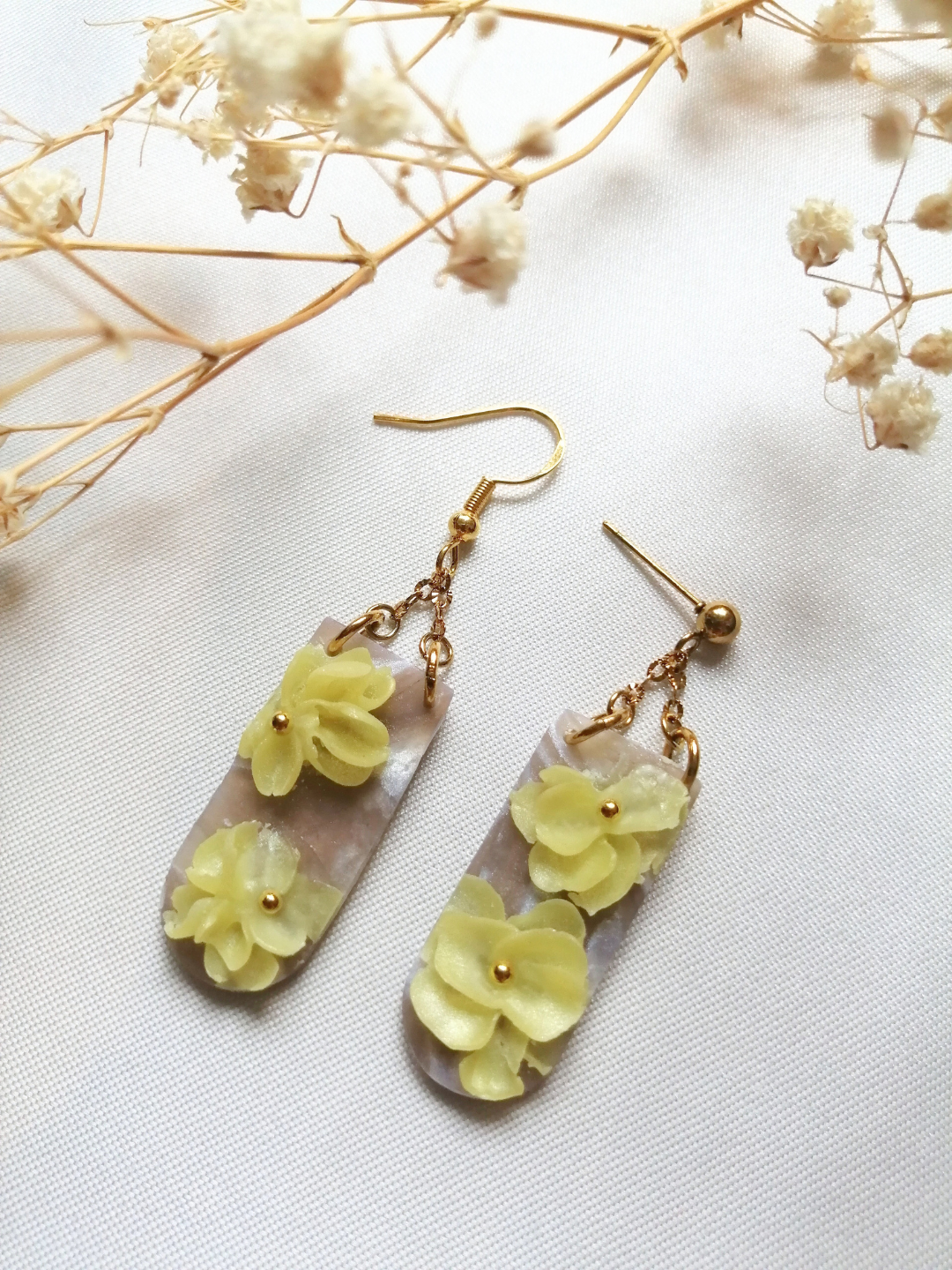Boucles fleuries jaune et chaînettes - 2 versions