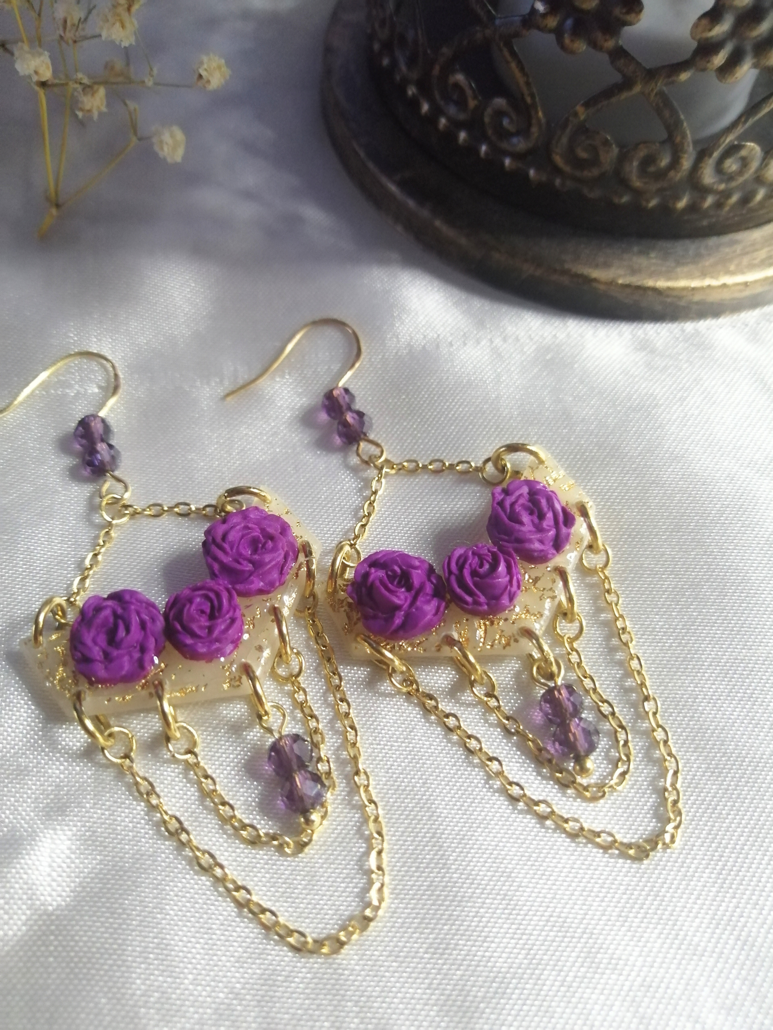 Boucles fleurs violettes et chaînettes