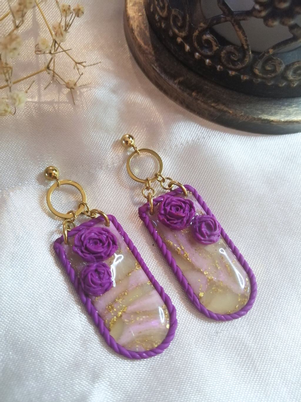 Boucles effet marbré rose et ses détails violets