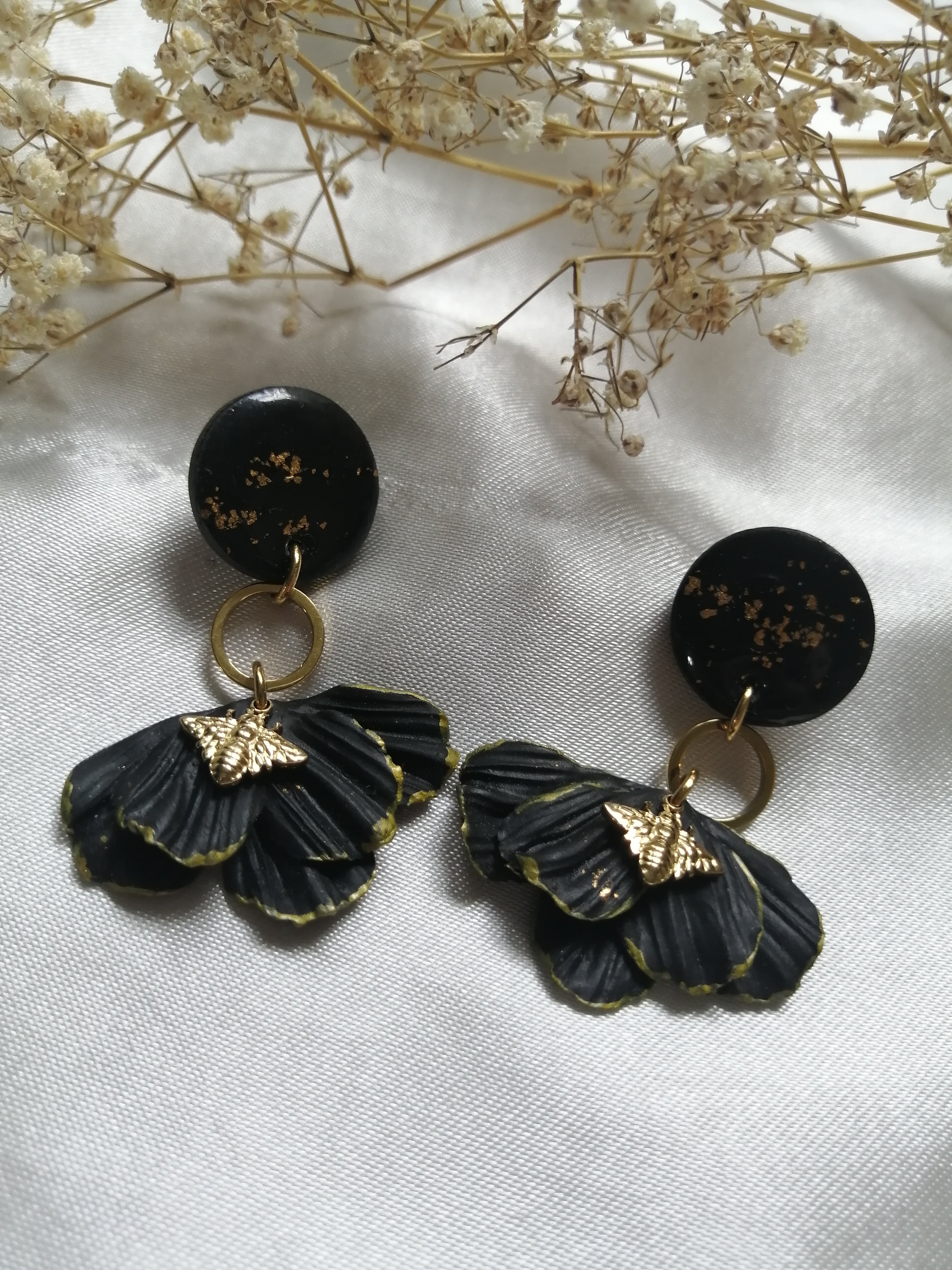 Boucles demie-fleur abeille