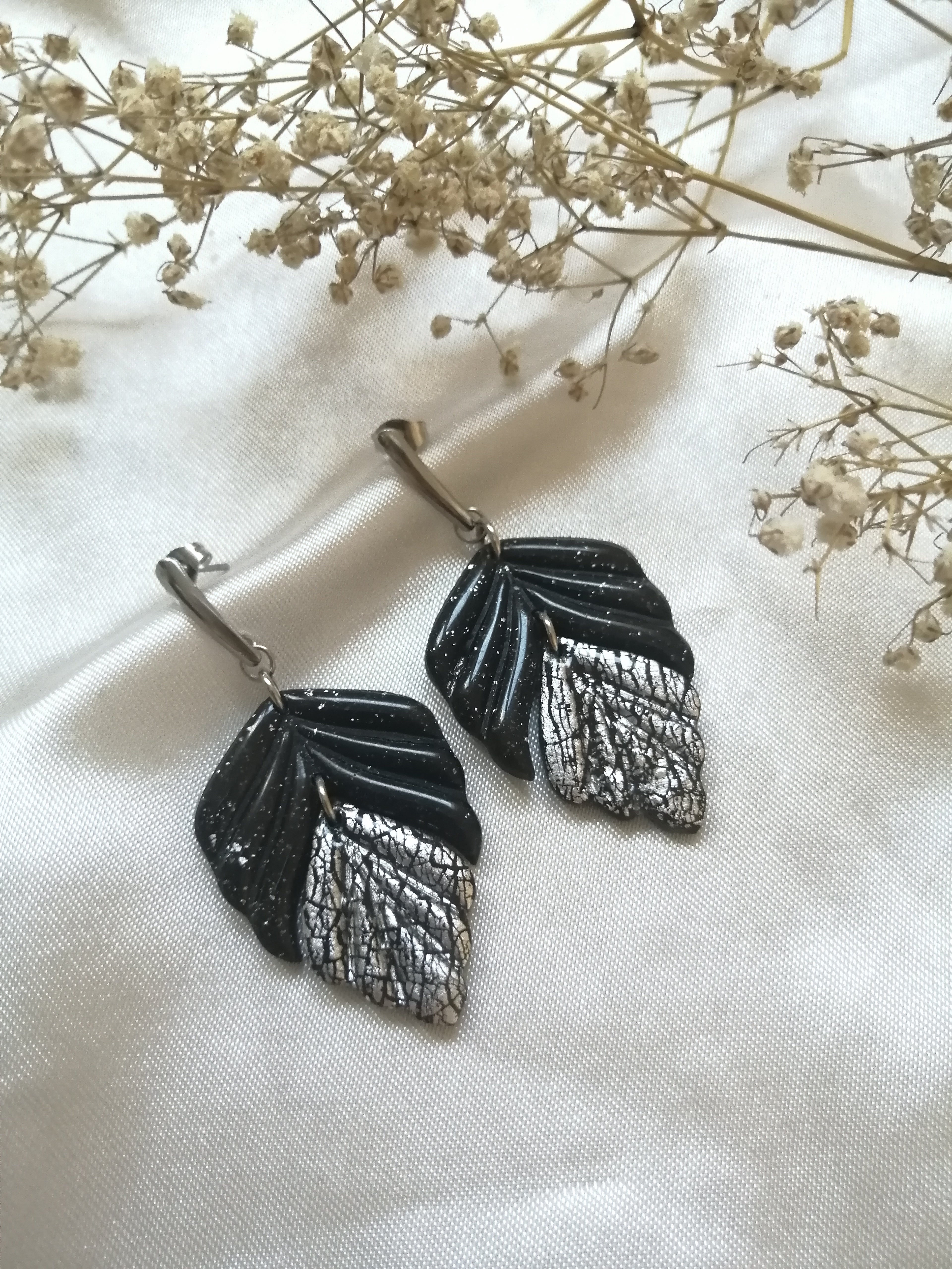 Boucles feuille argentée