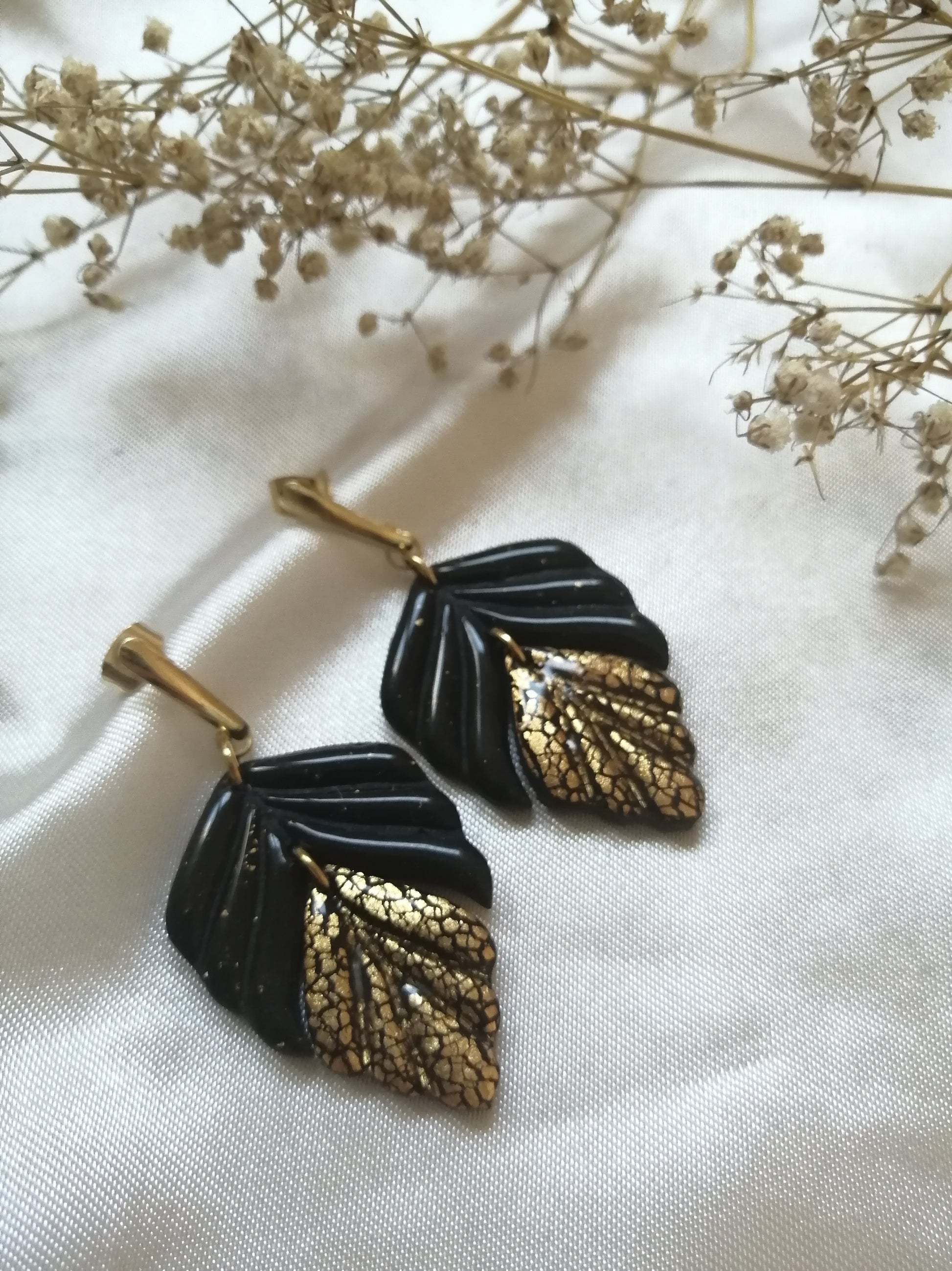 Boucles feuille dorée