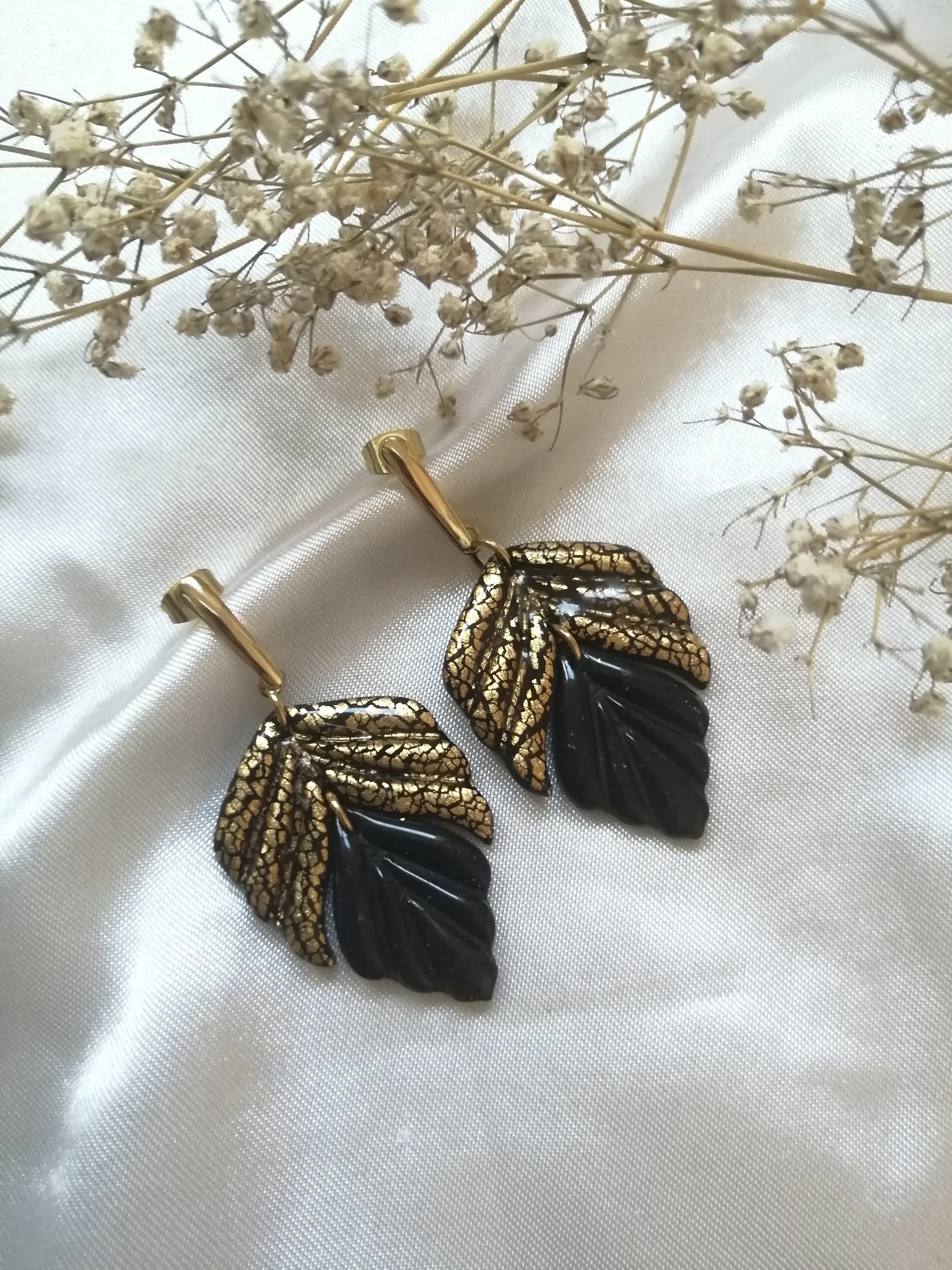 Boucles feuille dorée