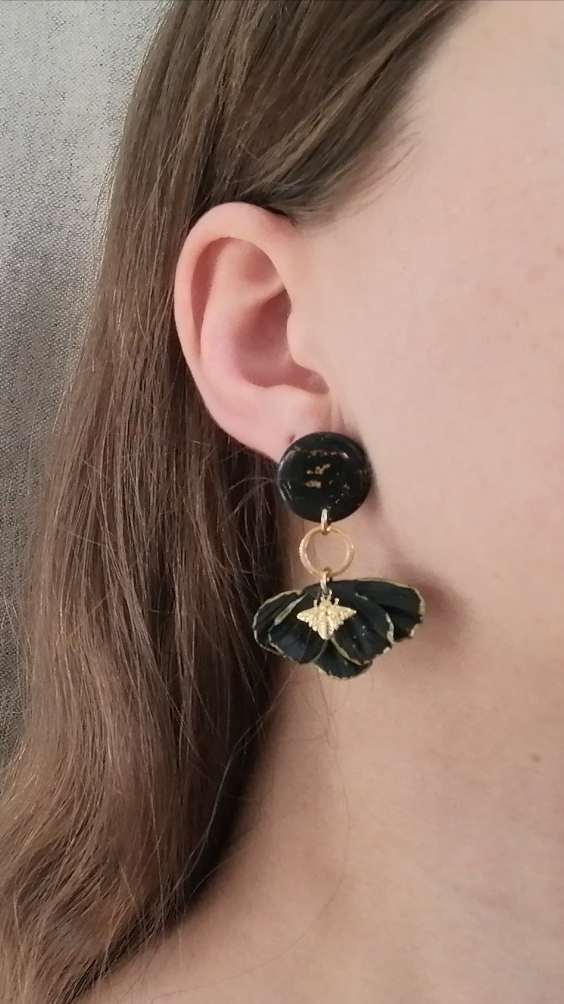 Boucles demie-fleur abeille