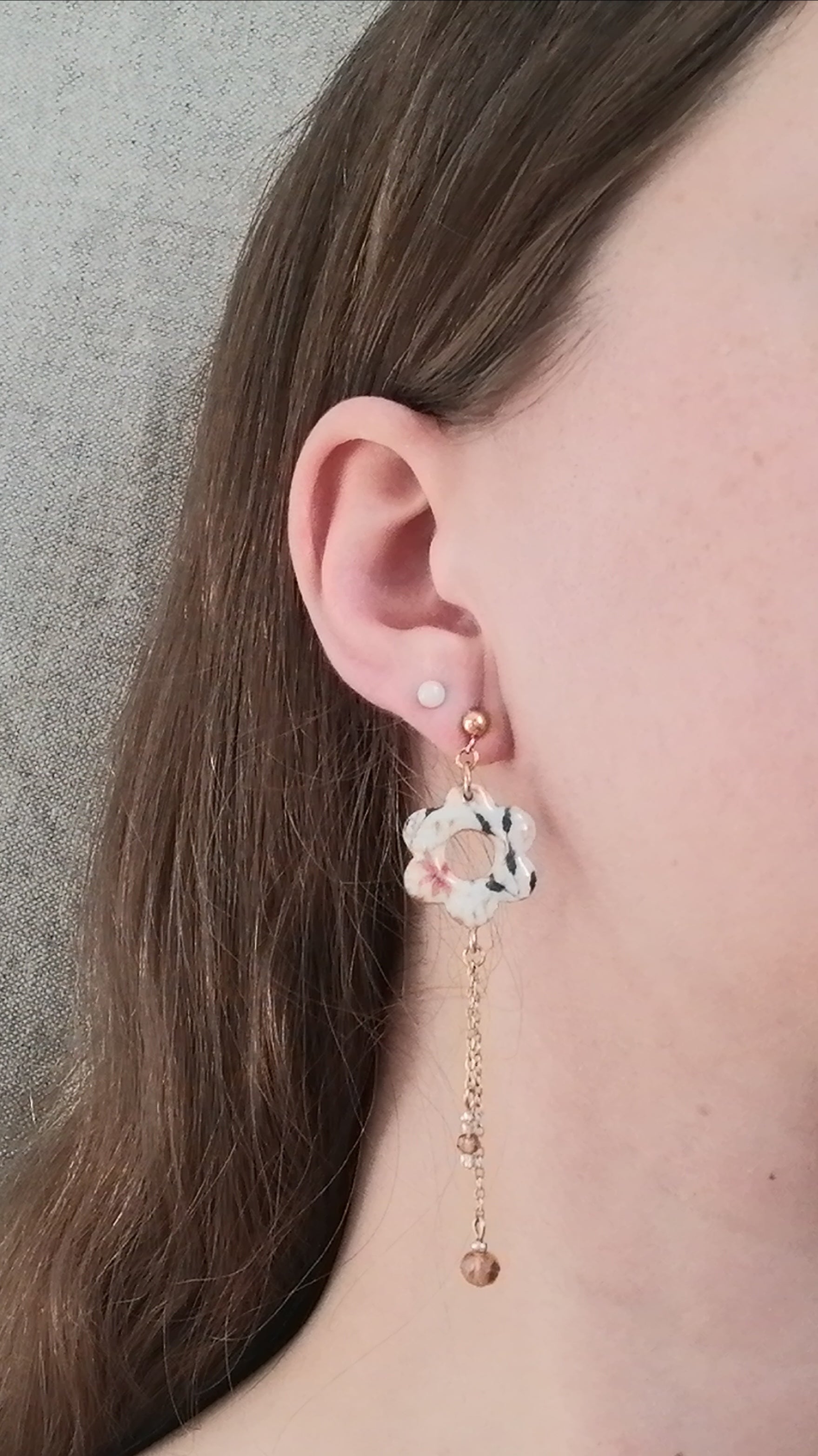 Boucles fleur avec chaînes et perles