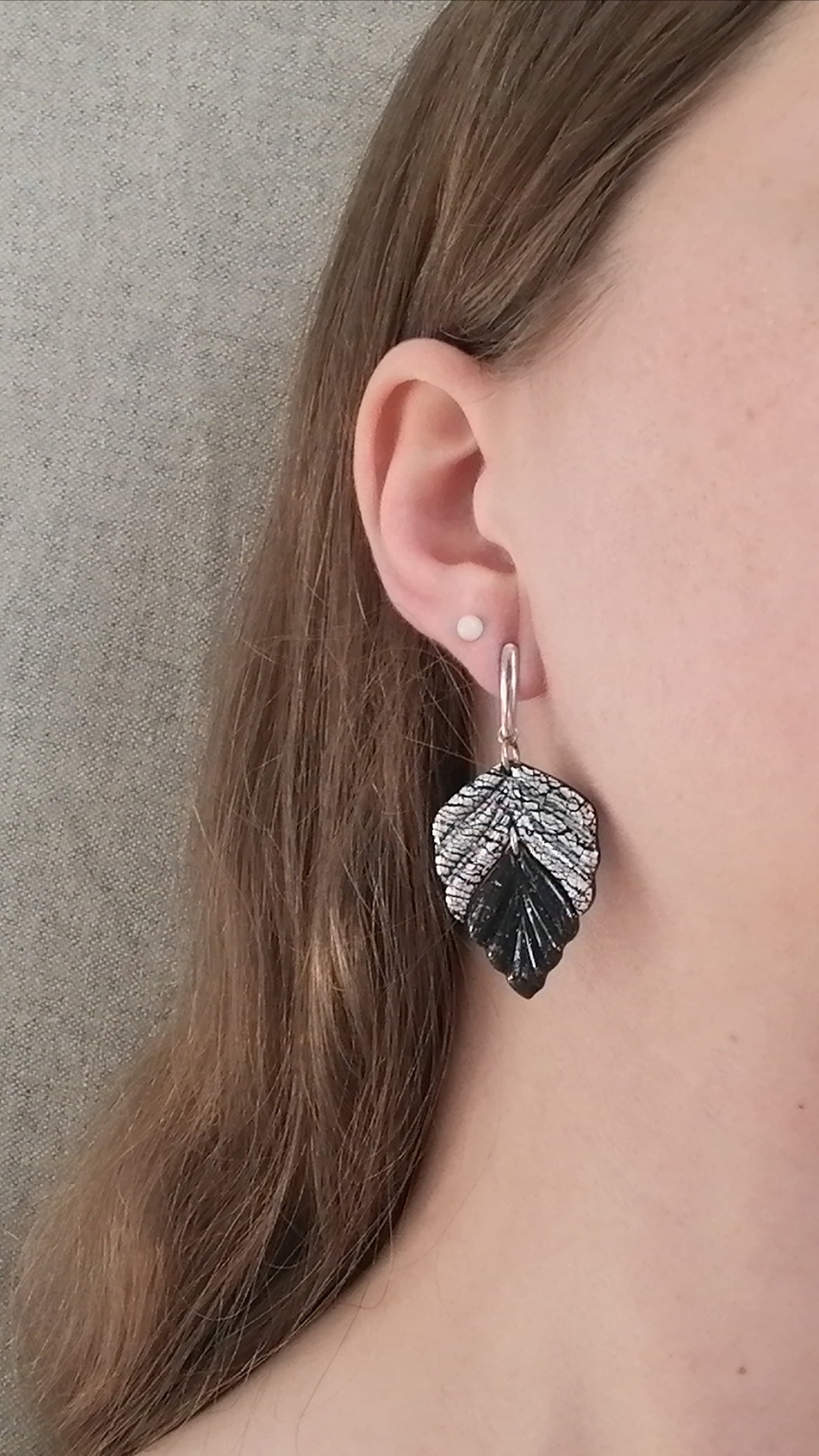 Boucles feuille argentée