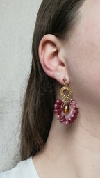Boucles bordeaux marbré et perle couleur ambrée