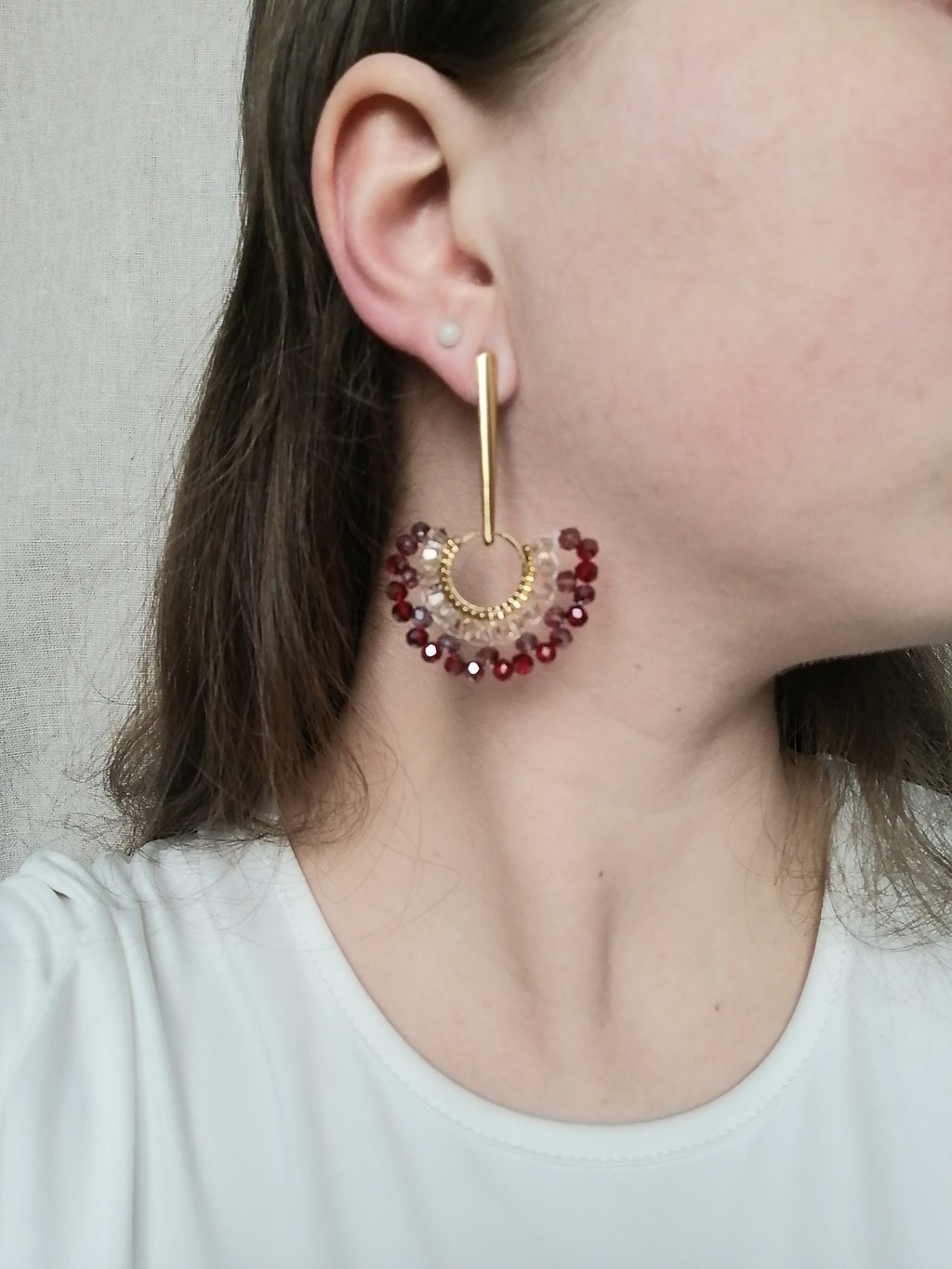Boucles demi-cercle perlé bordeaux pendantes