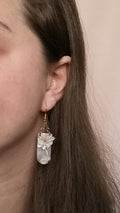 Boucles fleuries blanc nacré et chaînettes - 2 versions